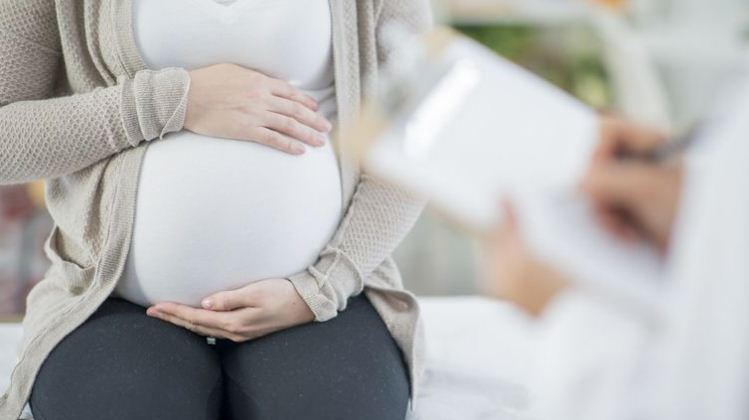 هل يؤثر الليزر على الحمل في الشهر الاول وما بعده بشرة وشعر