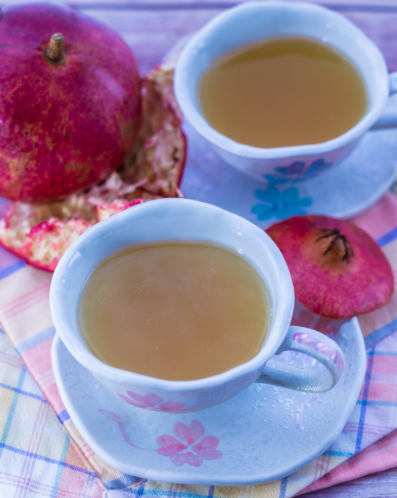 فوائد و اضرار و كيفية استخدام شاي قشر الرمان المطحون